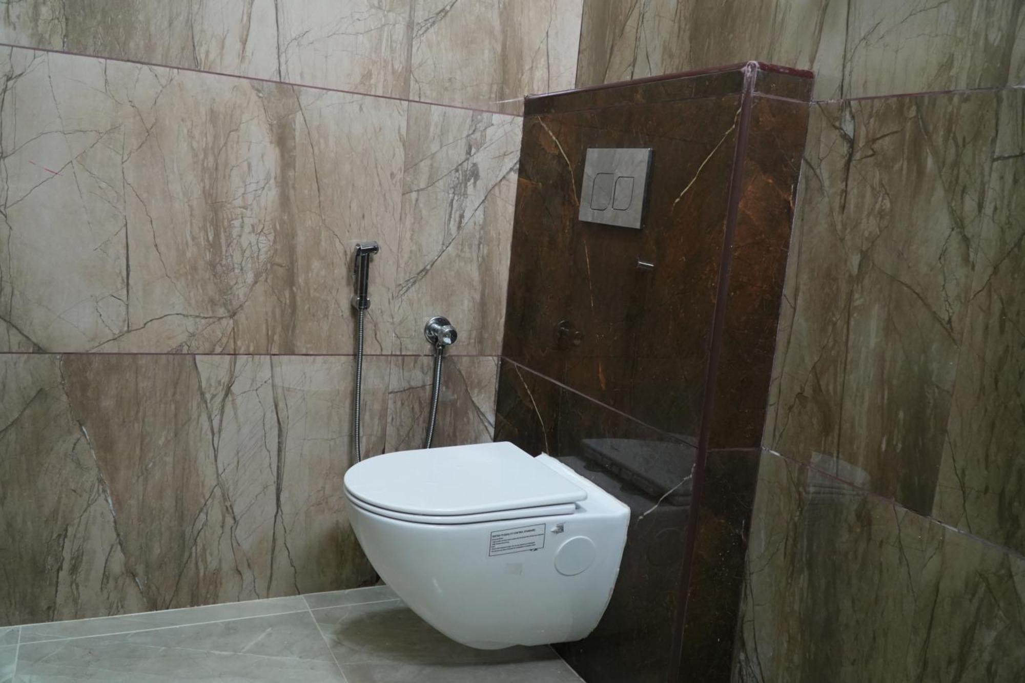 Uj Pallazzio - Business Class Luxury Hotel Tiruvannāmalai 外观 照片