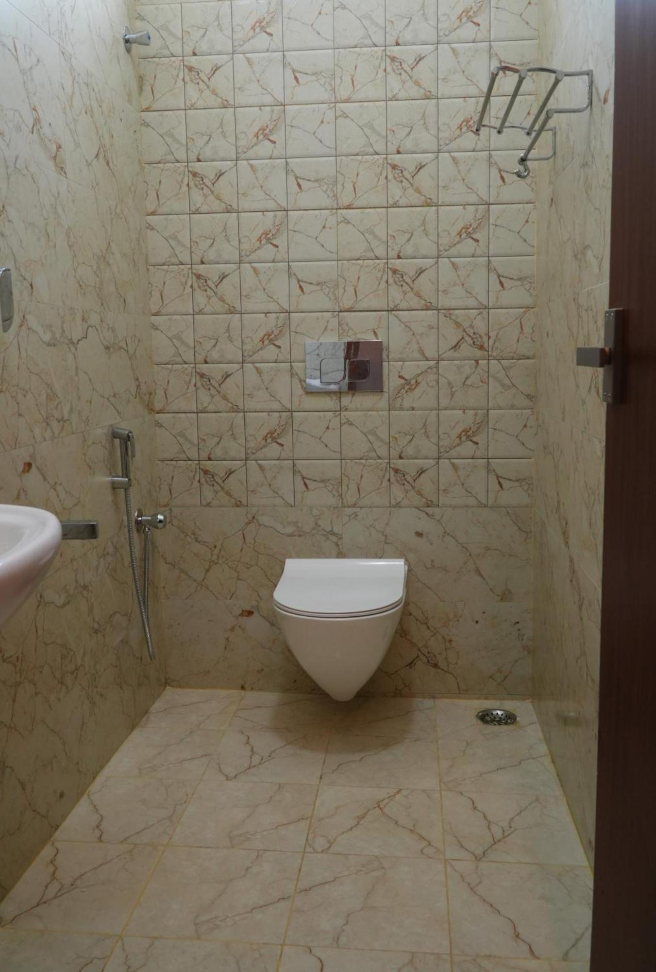 Uj Pallazzio - Business Class Luxury Hotel Tiruvannāmalai 外观 照片