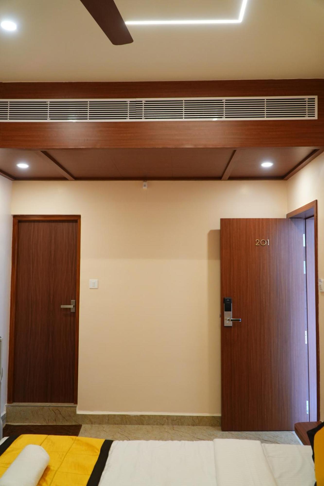 Uj Pallazzio - Business Class Luxury Hotel Tiruvannāmalai 外观 照片