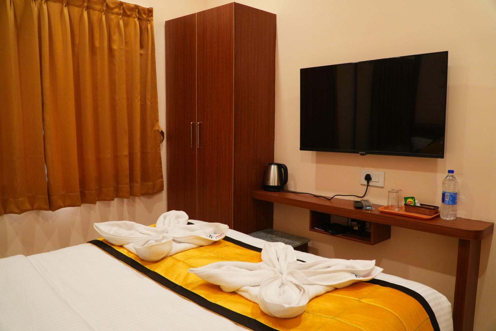 Uj Pallazzio - Business Class Luxury Hotel Tiruvannāmalai 外观 照片