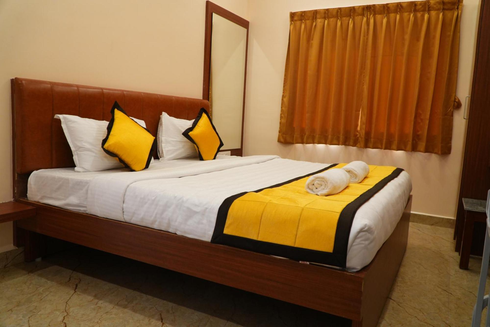 Uj Pallazzio - Business Class Luxury Hotel Tiruvannāmalai 外观 照片