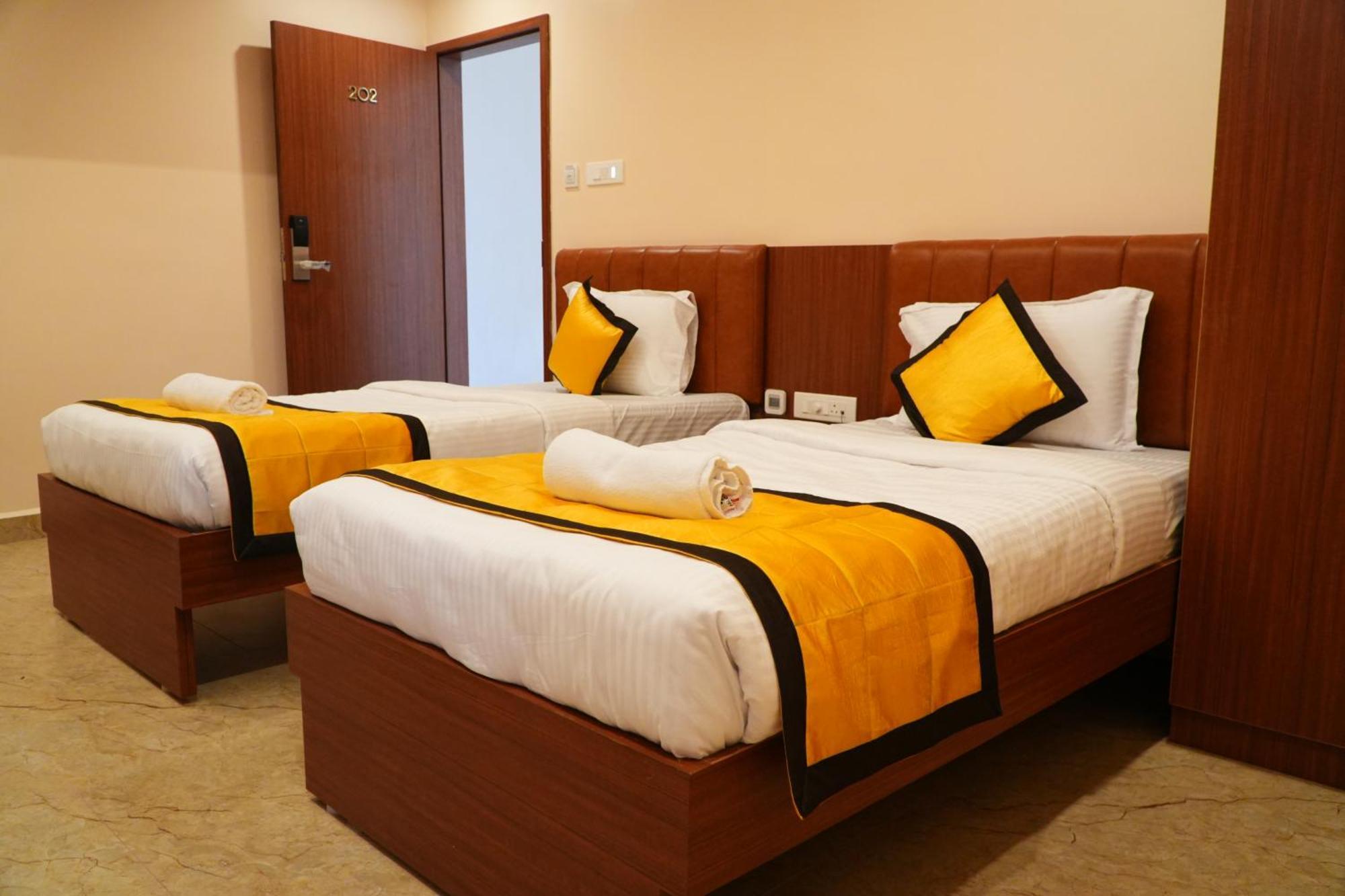 Uj Pallazzio - Business Class Luxury Hotel Tiruvannāmalai 外观 照片