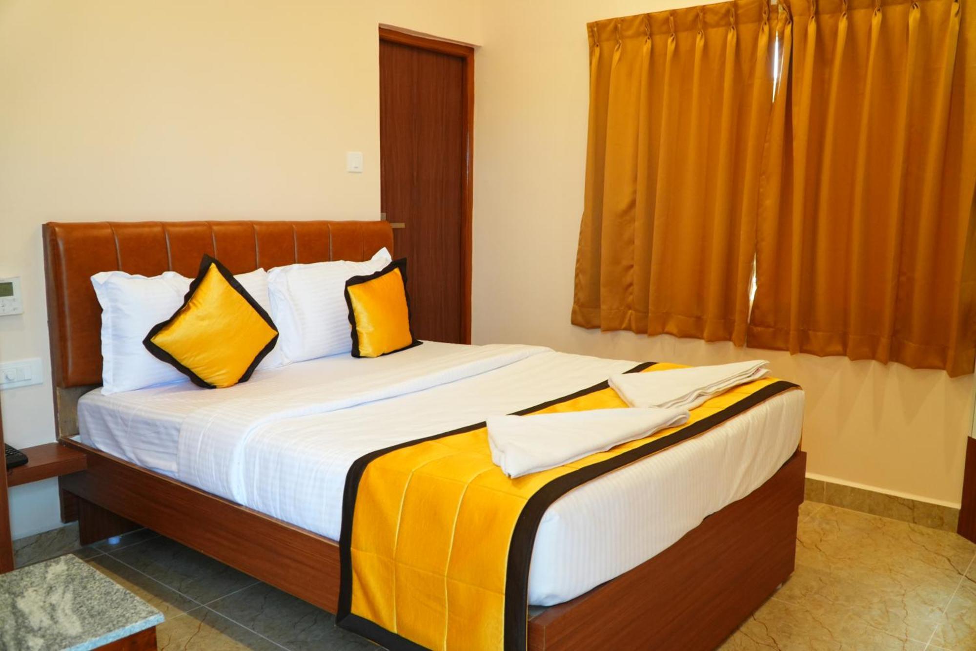 Uj Pallazzio - Business Class Luxury Hotel Tiruvannāmalai 外观 照片